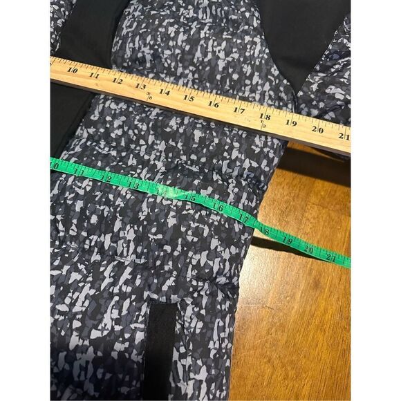 Fabletics Waco Confetti Print Puffer Winter Coat Jacket Black Grey Womens XS - Picture 11 of 13